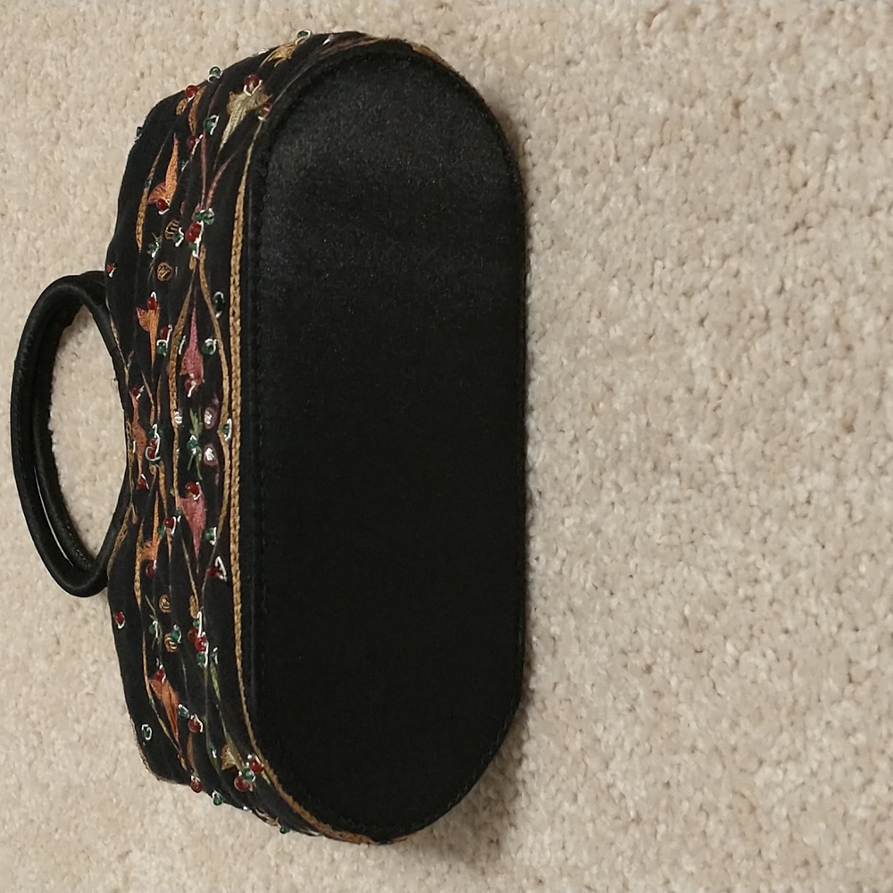 Embroidered Handbag - Picture 4 of 9